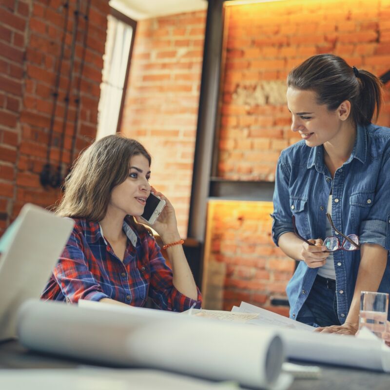 Mujeres trabajando